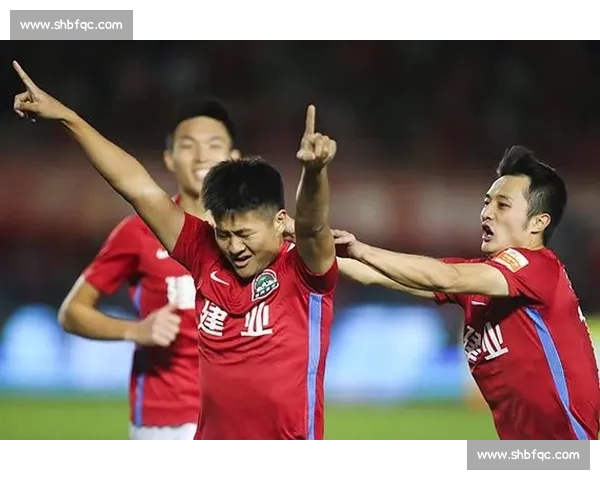 青岛中能迎战广州恒大中超焦点之战攻防对决悬念迭起